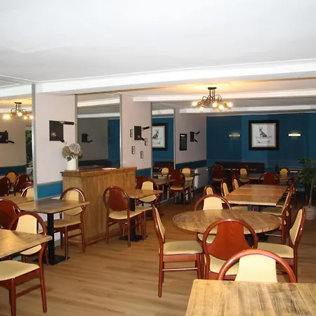 Le Dauphin 펜션 생 피에르 드 니