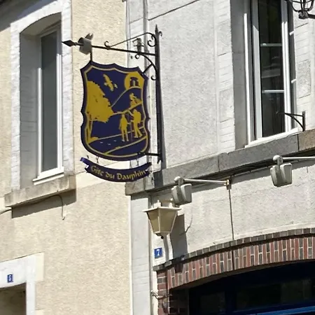 Le Dauphin * 생 피에르 드 니